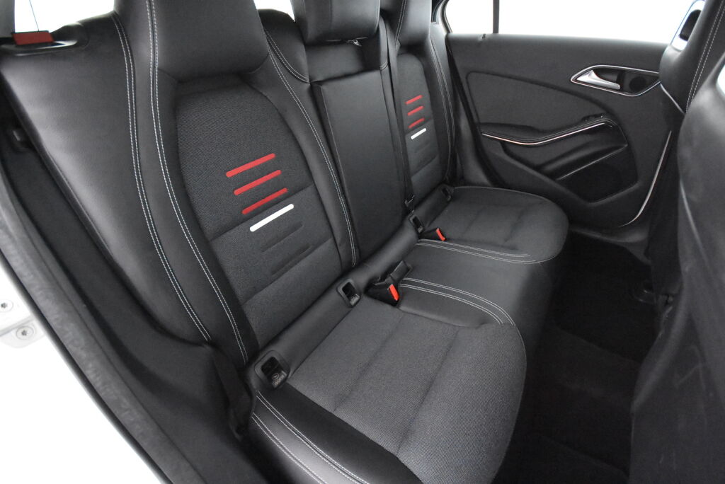 Mercedes-Benz A 2016 180 A Premium Business / Panoraama / 1 Om / Merkkihuoltohistoria / Kamera