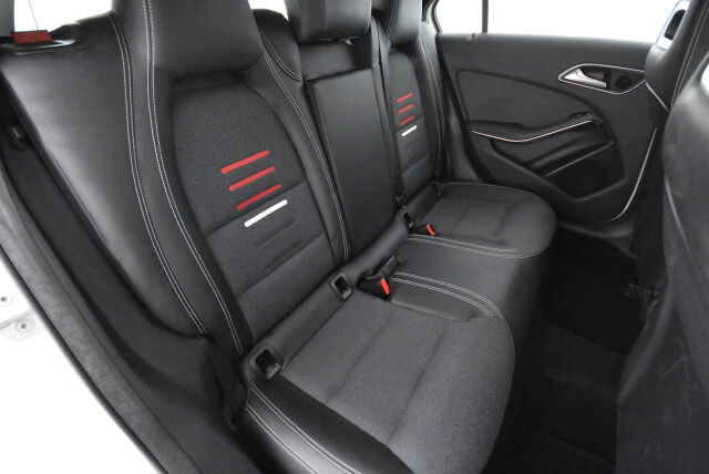 Mercedes-Benz A 2016 180 A Premium Business / Panoraama / 1 Om / Merkkihuoltohistoria / Kamera