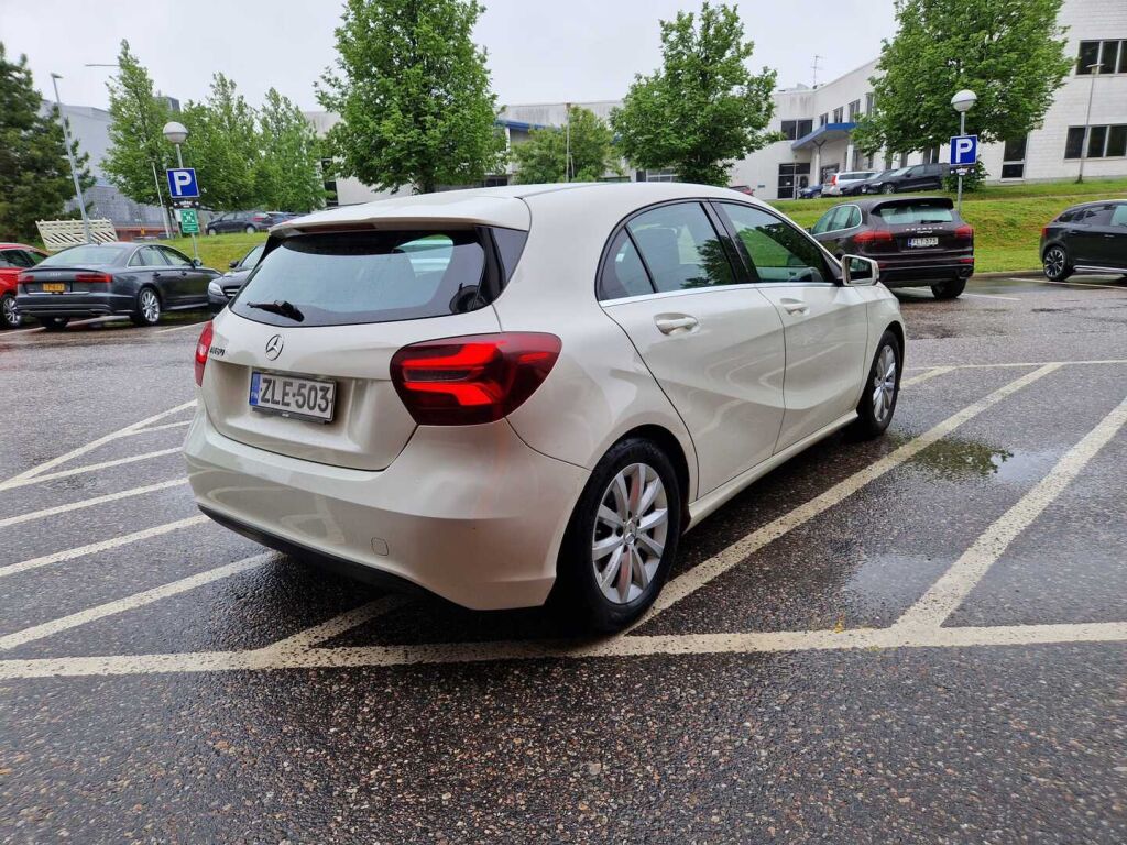 Mercedes-Benz A 2016 180 A Premium Business / Panoraama / 1 Om / Merkkihuoltohistoria / Kamera