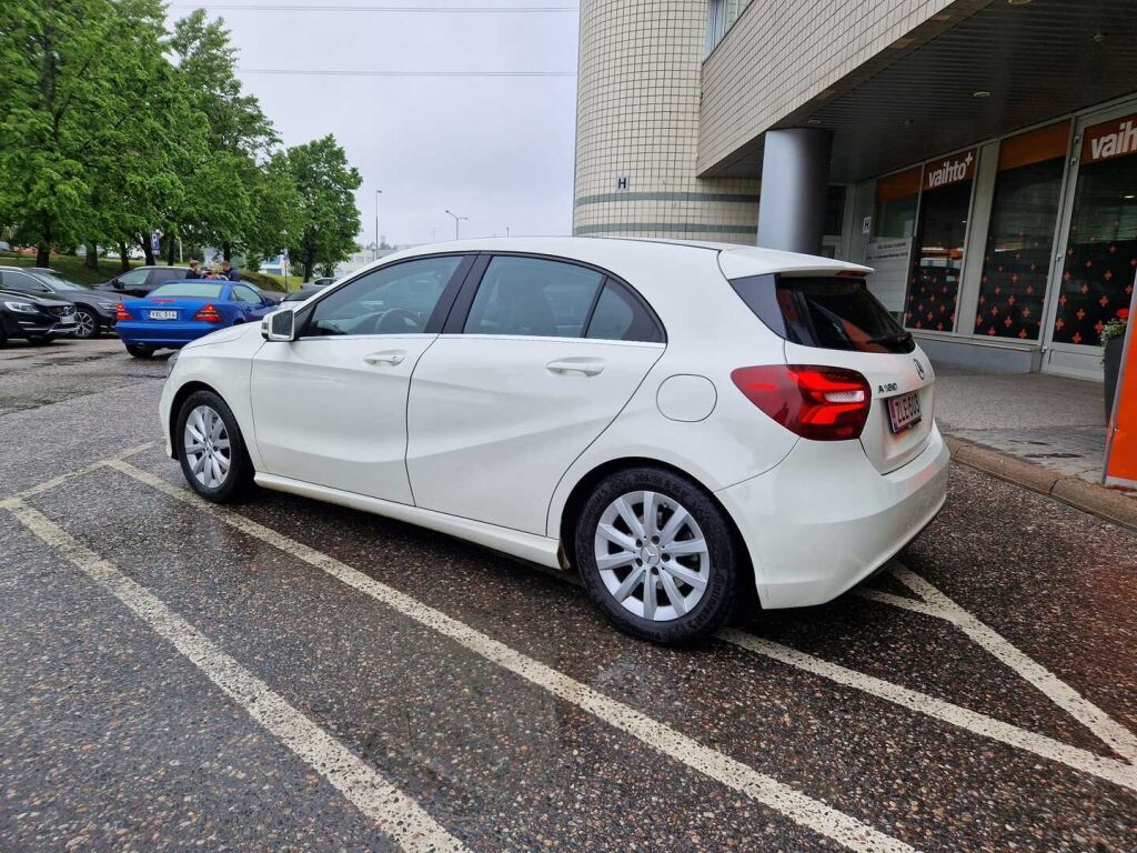 Mercedes-Benz A 2016 180 A Premium Business / Panoraama / 1 Om / Merkkihuoltohistoria / Kamera