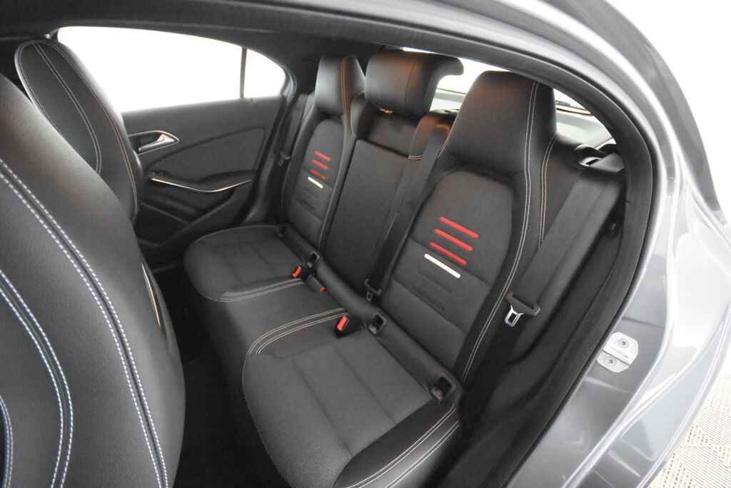Mercedes-Benz A 2016 160 Premium Business / Xenonit/ Kamera/ Osanahkat