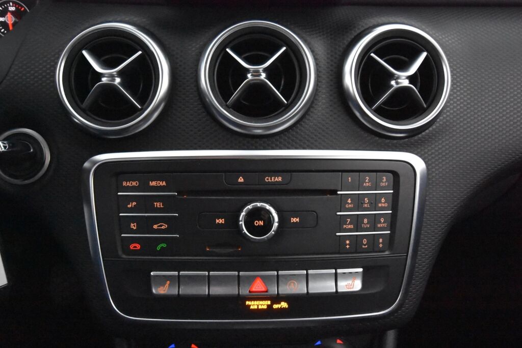Mercedes-Benz A 2016 160 Premium Business / Xenonit/ Kamera/ Osanahkat
