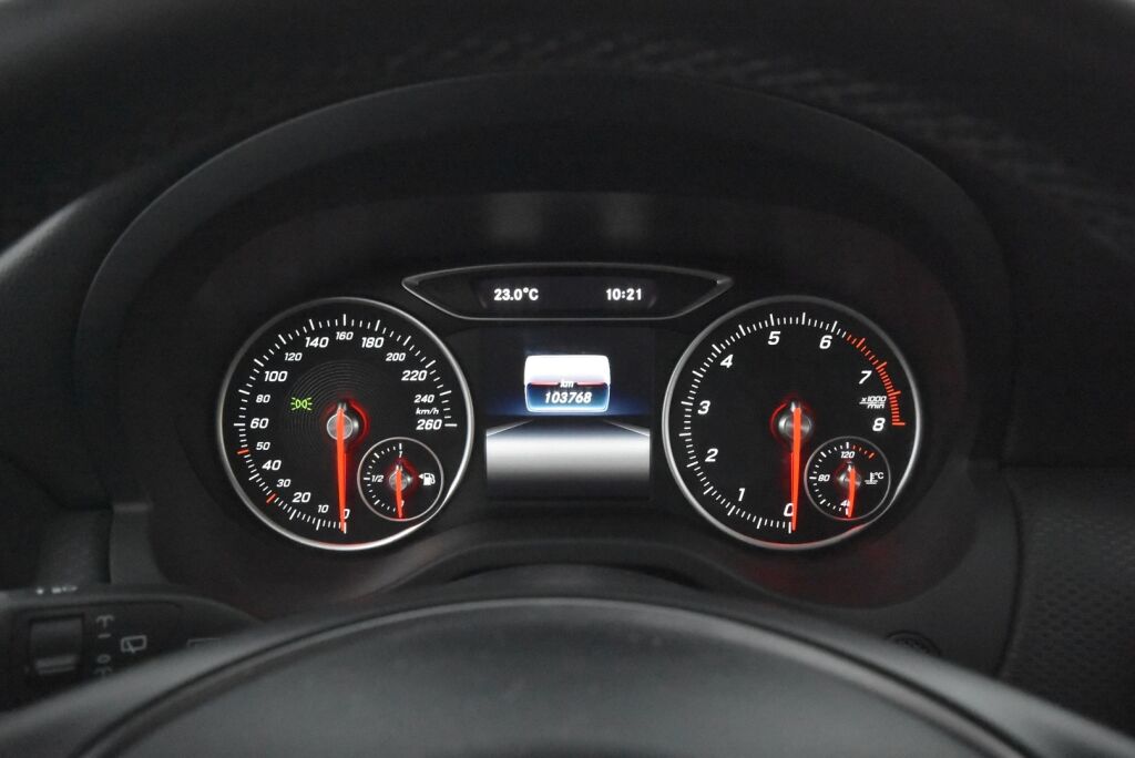 Mercedes-Benz A 2016 160 Premium Business / Xenonit/ Kamera/ Osanahkat