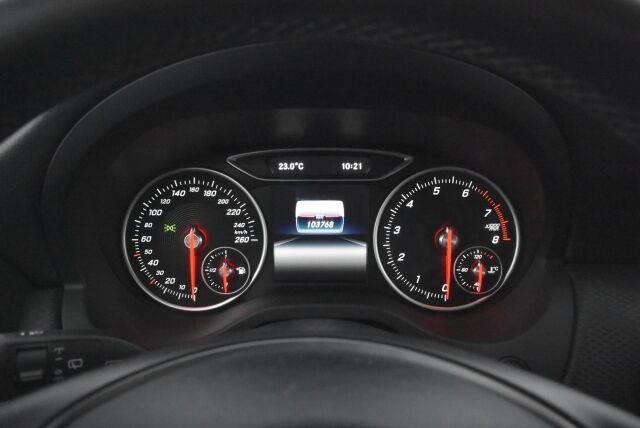 Mercedes-Benz A 2016 160 Premium Business / Xenonit/ Kamera/ Osanahkat