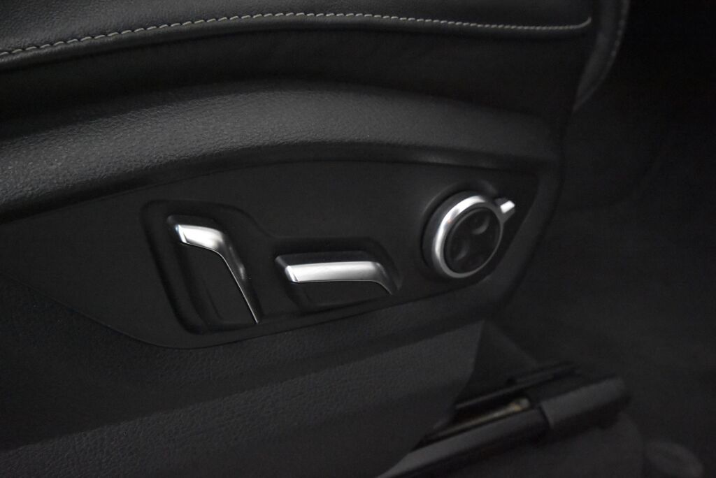 Audi Q7 2017 Business 3,0 V6 TDI e-tron quattro Tiptronic / S-Line / Panorama lasikatto / Digitaalinen mittaristo / Matrix LED / Ilma-alusta / Vetokoukku - RAHOITUS TÄHÄN AUTOON VAIN 3.99% - 
