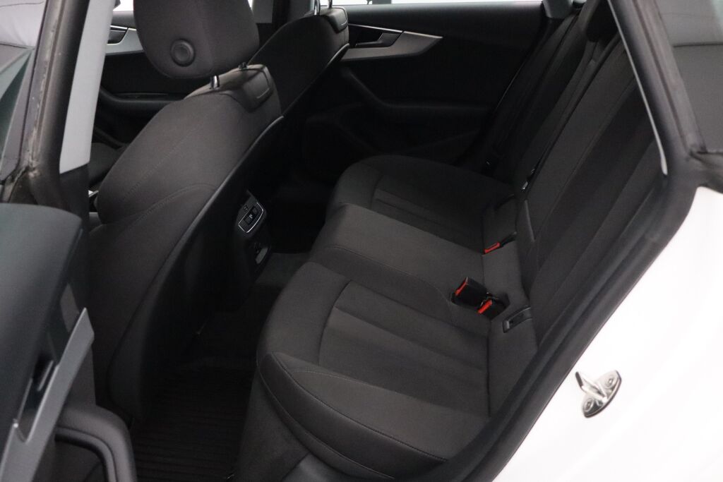Audi A5 2018 Sportback Business Sport Comfort Edition 2,0 TFSI 140 kW S tronic MHEV / Suomiauto / Webasto / Vetokoukku / Tutkat / Navi /