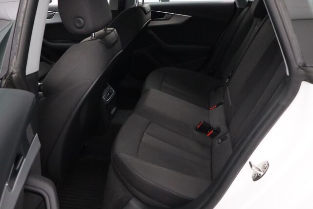 Audi A5 2018 Sportback Business Sport Comfort Edition 2,0 TFSI 140 kW S tronic MHEV / Suomiauto / Webasto / Vetokoukku / Tutkat / Navi /