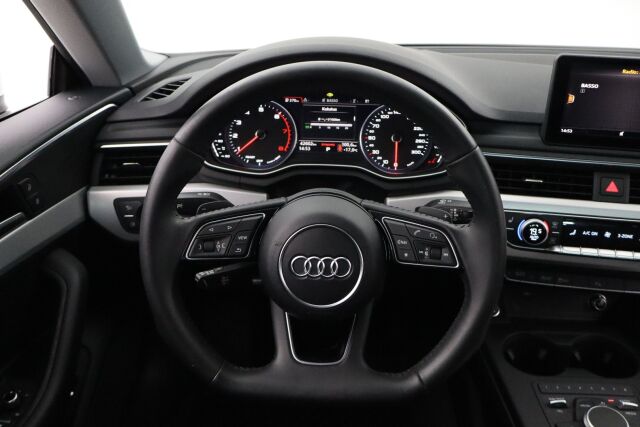 Audi A5 2018 Sportback Business Sport Comfort Edition 2,0 TFSI 140 kW S tronic MHEV / Suomiauto / Webasto / Vetokoukku / Tutkat / Navi /