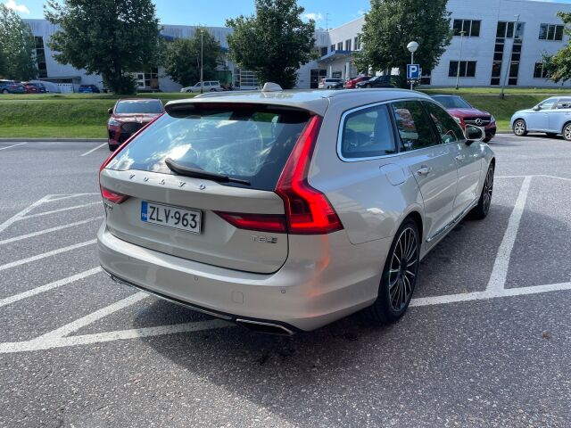 Volvo V90 2017 T8 AWD Business Inscription aut / Panorama / BLISS / Adapt. vakkari