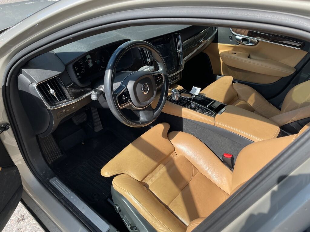 Volvo V90 2017 T8 AWD Business Inscription aut / Panorama / BLISS / Adapt. vakkari