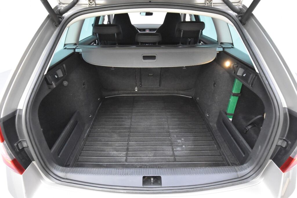 Skoda Octavia 2018 Combi 1,4 TSI Style DSG Autom. *Webasto, Adap.Vakionopeudensäädin, Peruutuskamera, Vetokoukku*
