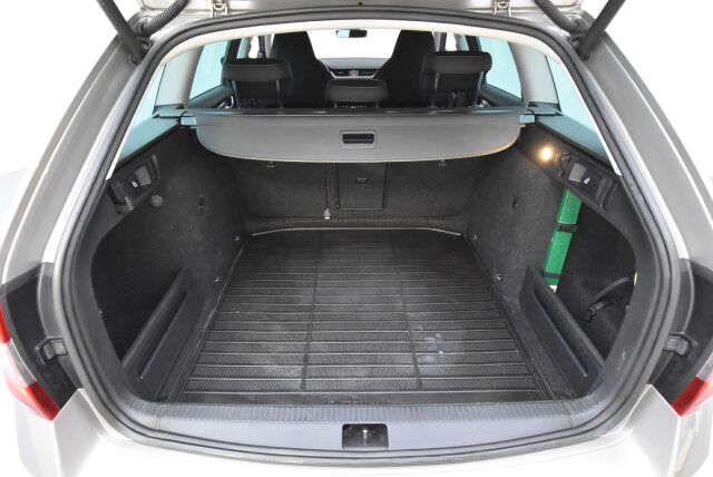 Skoda Octavia 2018 Combi 1,4 TSI Style DSG Autom. *Webasto, Adap.Vakionopeudensäädin, Peruutuskamera, Vetokoukku*