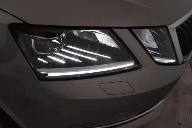 Skoda Octavia 2018 Combi 1,4 TSI Style DSG Autom. *Webasto, Adap.Vakionopeudensäädin, Peruutuskamera, Vetokoukku*