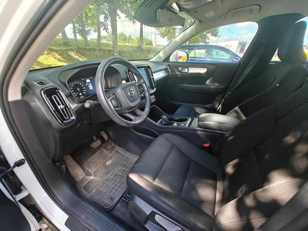 Volvo XC40 2018 D3 Business aut / Webasto / Led-ajovalot / Blis / Navigointi