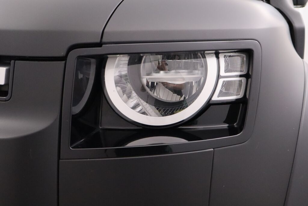 Land Rover Defender 2020 110 D240 S Launch Edition /Keyless/ Apple Car Play/ Webasto/ Koukku