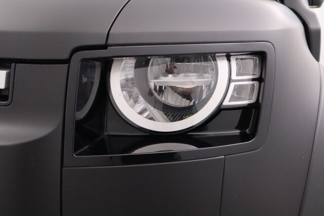 Land Rover Defender 2020 110 D240 S Launch Edition /Keyless/ Apple Car Play/ Webasto/ Koukku