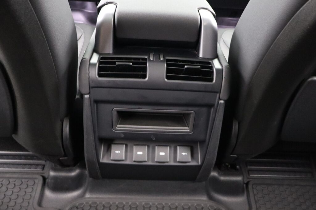 Land Rover Defender 2020 110 D240 S Launch Edition /Keyless/ Apple Car Play/ Webasto/ Koukku