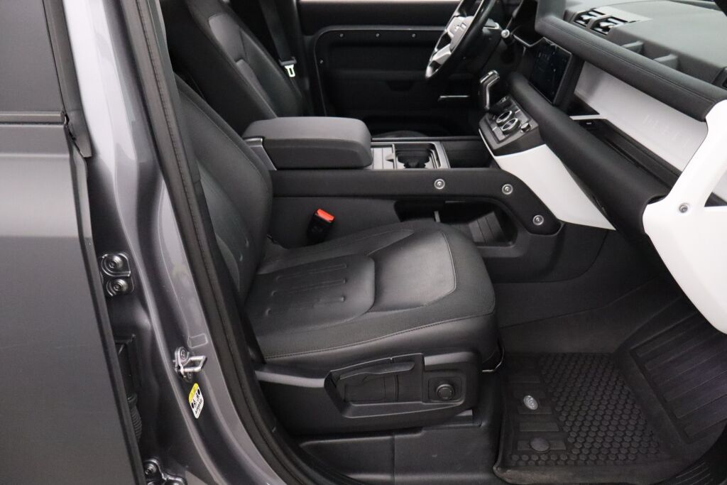 Land Rover Defender 2020 110 D240 S Launch Edition /Keyless/ Apple Car Play/ Webasto/ Koukku