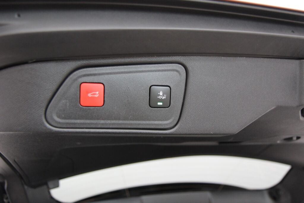 Peugeot 3008 2020 GT Hybrid4 300 EAT8-aut. / 1-om. Suomiauto / ACC / BLIS / Keyless / Kamera