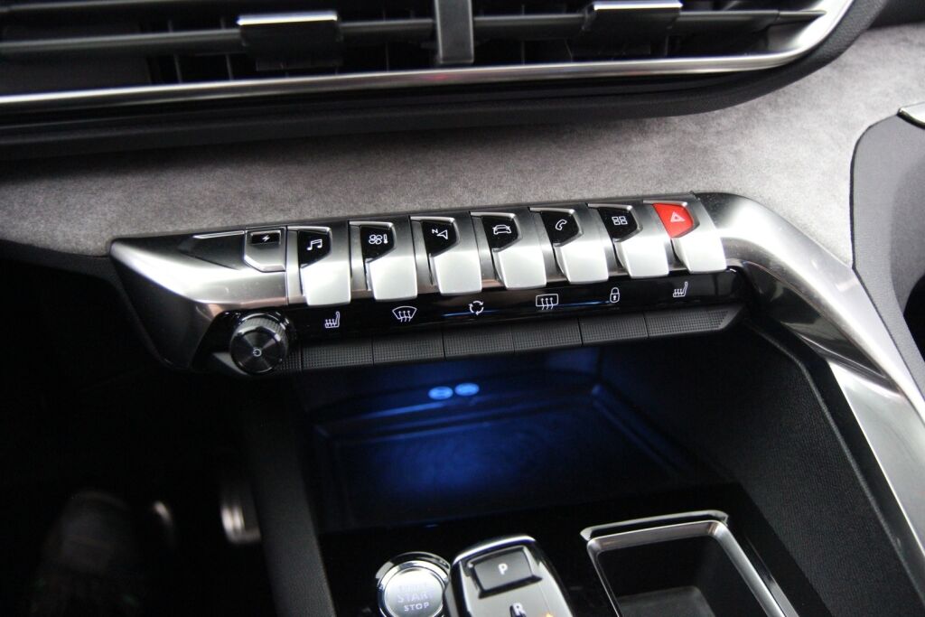 Peugeot 3008 2020 GT Hybrid4 300 EAT8-aut. / 1-om. Suomiauto / ACC / BLIS / Keyless / Kamera