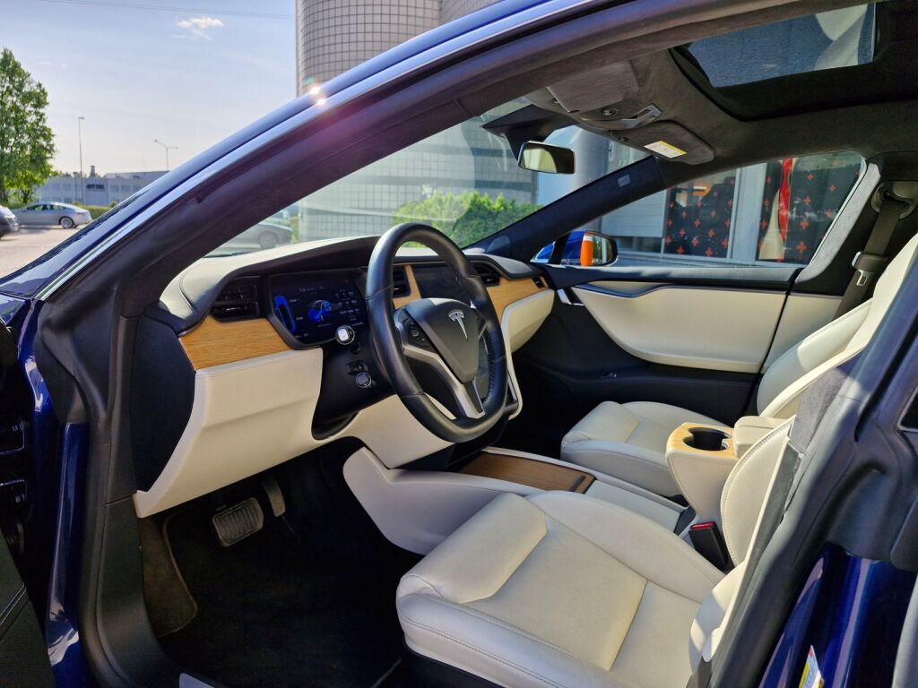 Tesla Model S 2020 Long Range AWD Raven / Suomi auto / 2x renkaat / Ilma-alusta / Panoraama / Autopilot 3 / Intel Atom / Premium audio