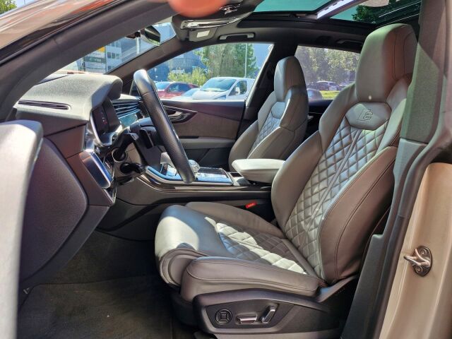 Audi Q8 2021 60 TFSI e 340 kW quattro tiptronic / HUD / S urheiluistuimet / Panoraama / Koukku / Ilma-alusta / Matrix / 22" vanteet