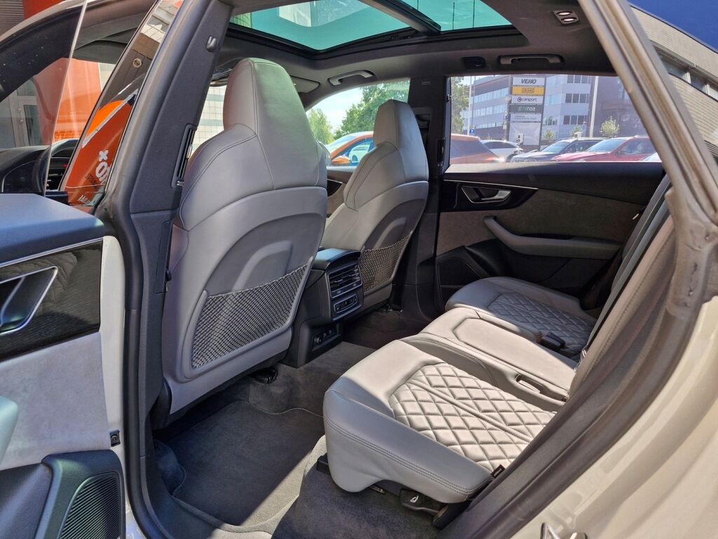 Audi Q8 2021 60 TFSI e 340 kW quattro tiptronic / HUD / S urheiluistuimet / Panoraama / Koukku / Ilma-alusta / Matrix / 22" vanteet
