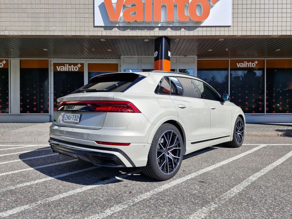 Audi Q8 2021 60 TFSI e 340 kW quattro tiptronic / HUD / S urheiluistuimet / Panoraama / Koukku / Ilma-alusta / Matrix / 22" vanteet