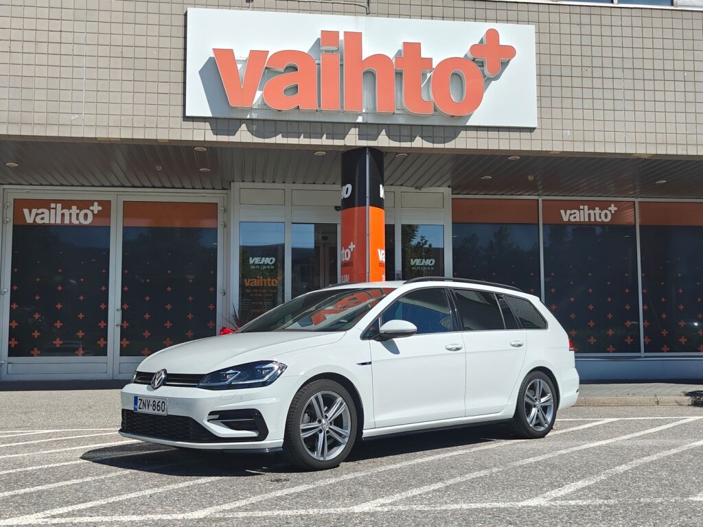Volkswagen Golf 2018 R-Line 1.4 TSI 110 kW (150 hv) / ACC / Led-ajovalot / R-Line urheiluistuimet