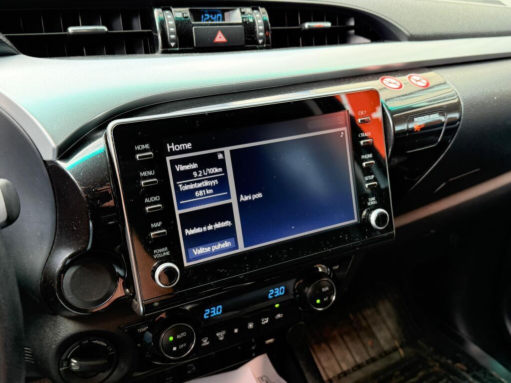 Toyota Hilux 2022 Extra Cab 4WD 2,4D Active / ALV-Vähennyskelpoinen / Vetokoukku / Vakkari / Merkkiliikkeen huoltokirja