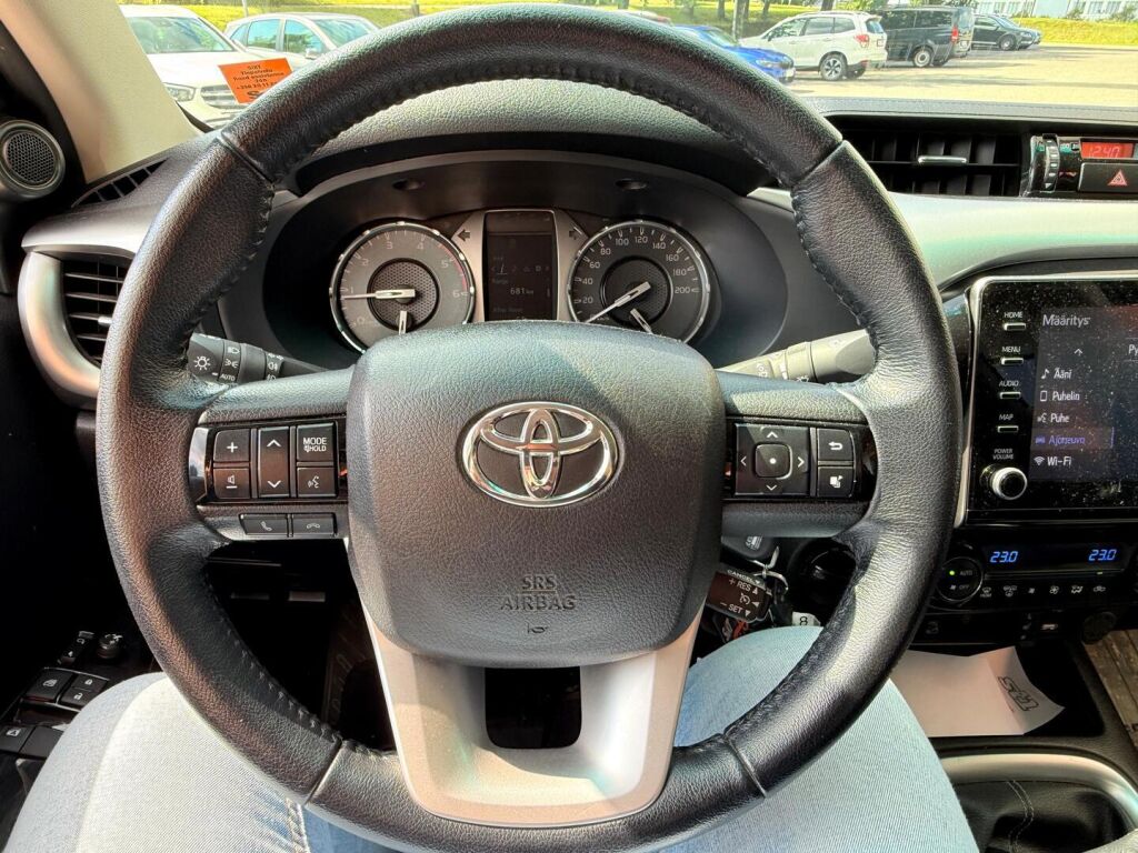 Toyota Hilux 2022 Extra Cab 4WD 2,4D Active / ALV-Vähennyskelpoinen / Vetokoukku / Vakkari / Merkkiliikkeen huoltokirja