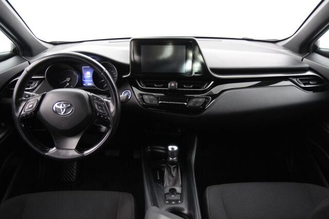 Toyota C-HR 2018 1,8 Hybrid Active / Kamera / Navi / Kessy / Kaistavahti / Vakkari