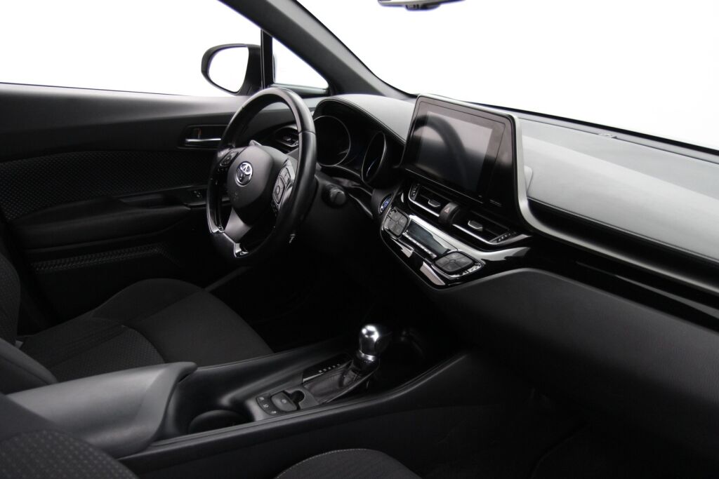 Toyota C-HR 2018 1,8 Hybrid Active / Kamera / Navi / Kessy / Kaistavahti / Vakkari