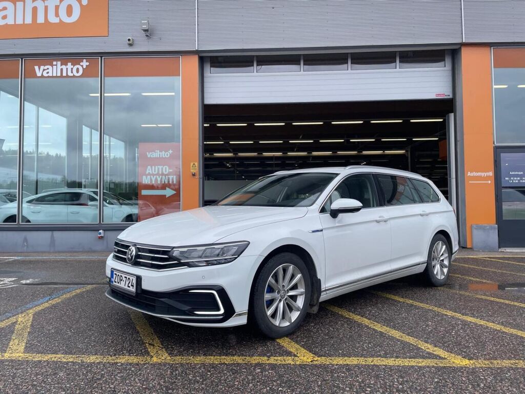VOLKSWAGEN PASSAT 2020 Variant GTE DSG / ACC / Webasto / 360° Kamera / Navigointi
