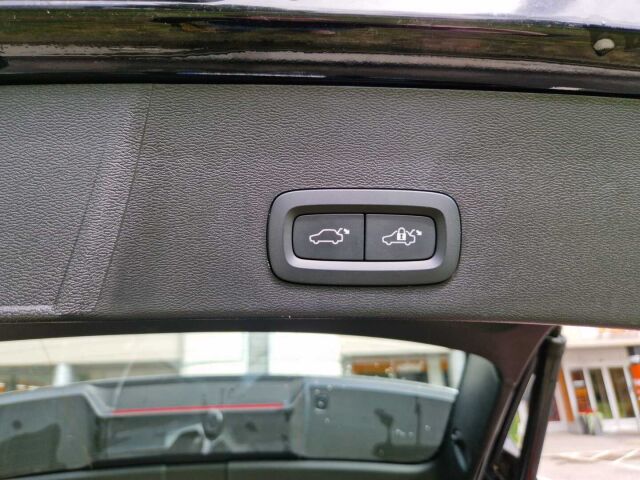 Volvo XC40 2023 Recharge Single Plus aut / Adapt. cruise / Apple Carplay / Muistipenkki / Kaistallapitoavustin