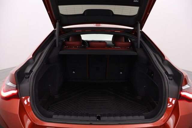 BMW I4 M50 2023 Charged Plus / Suomiauto / ACC / 360° / HUD / Laser / Koukku / Nahkaverhoilu