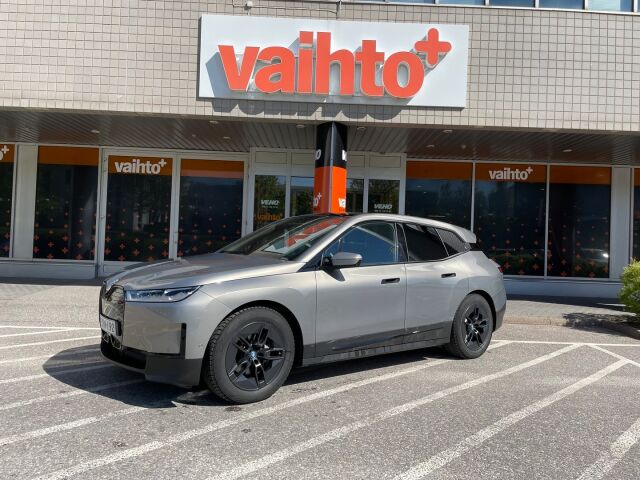 BMW iX 2023 xDrive50 Fully Charged / Harman Kardon / Vetokoukku / Laser / Panorama